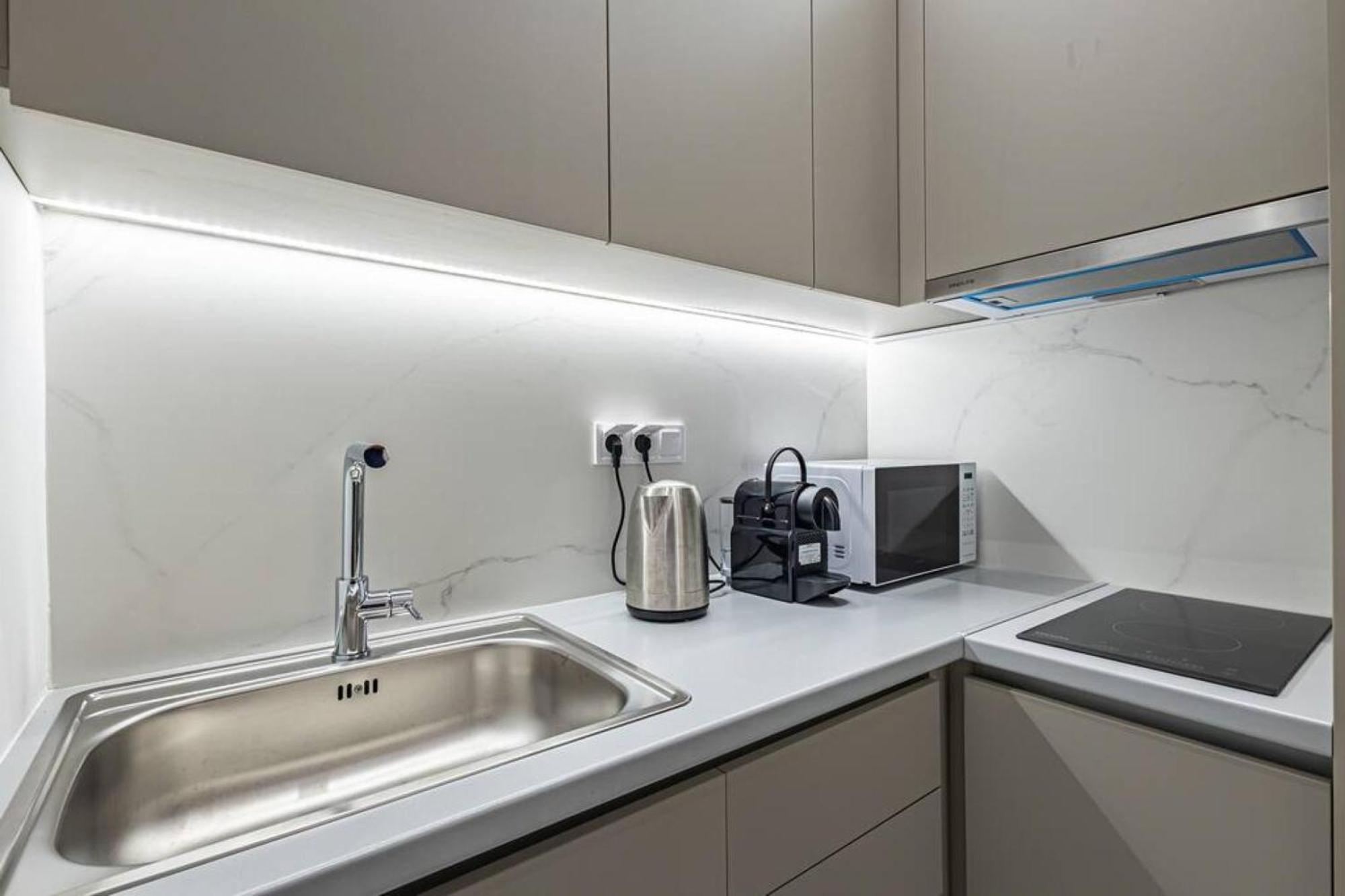 Acropolis Luxury Apartment เอเธนส์ ภายนอก รูปภาพ